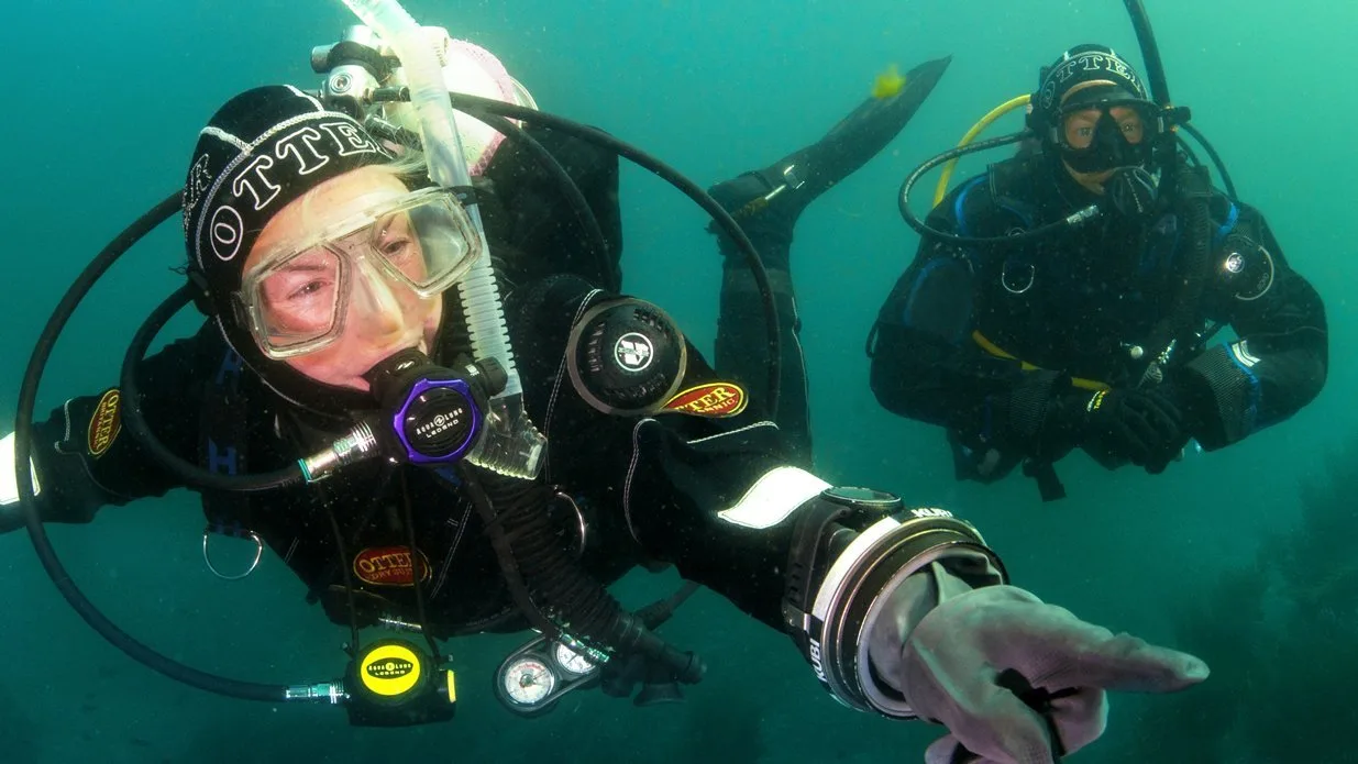 Buceo con Traje Seco (Dry Suit Diver)